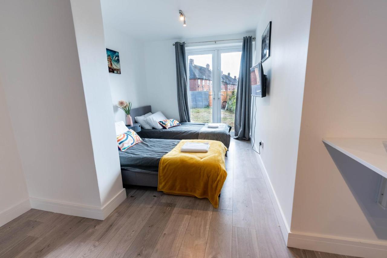 Flat 03 Studio Flat Near Aylesbury Station Free Parking Esterno foto