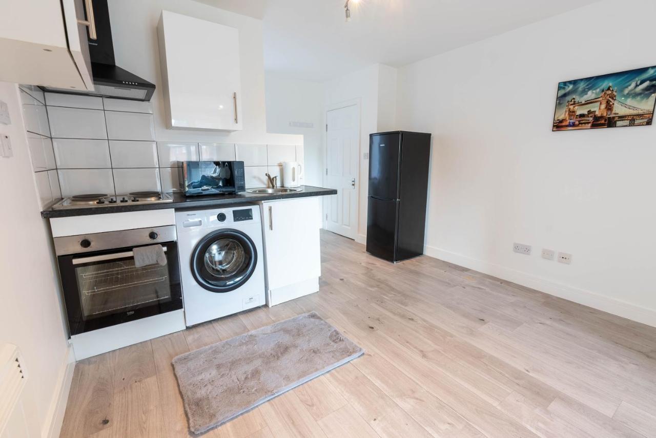 Flat 03 Studio Flat Near Aylesbury Station Free Parking Esterno foto
